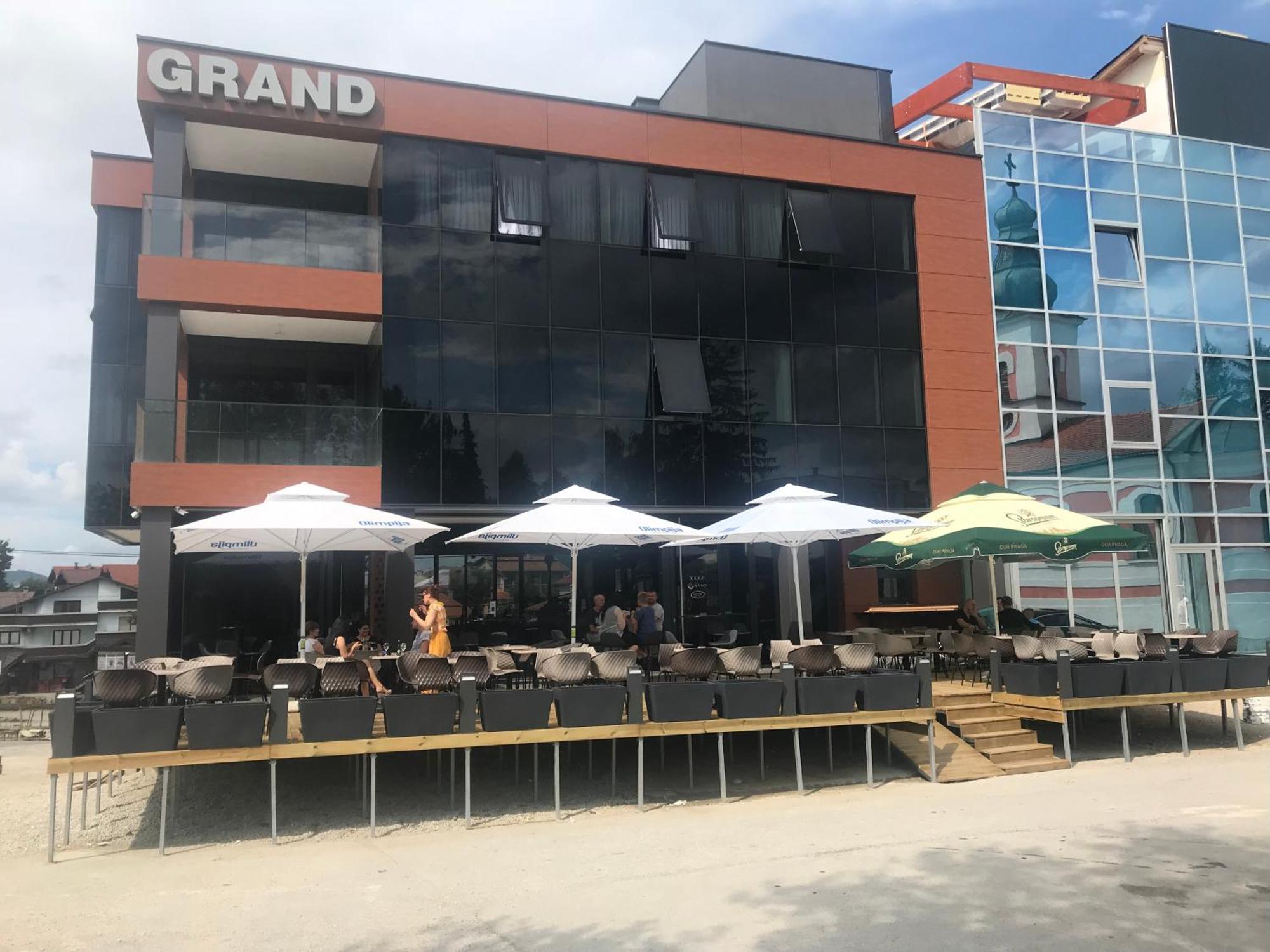 Motel Grand 大克拉杜沙 外观 照片