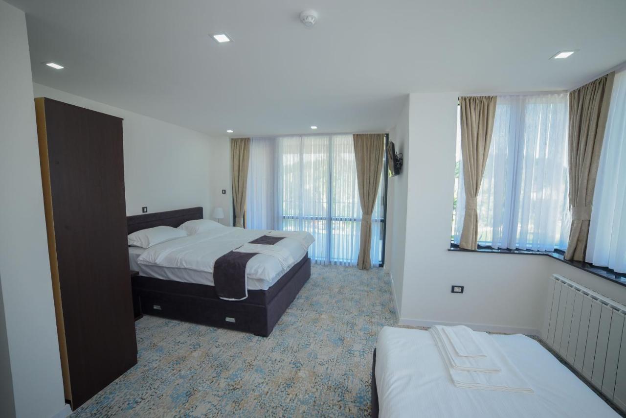 Motel Grand 大克拉杜沙 外观 照片