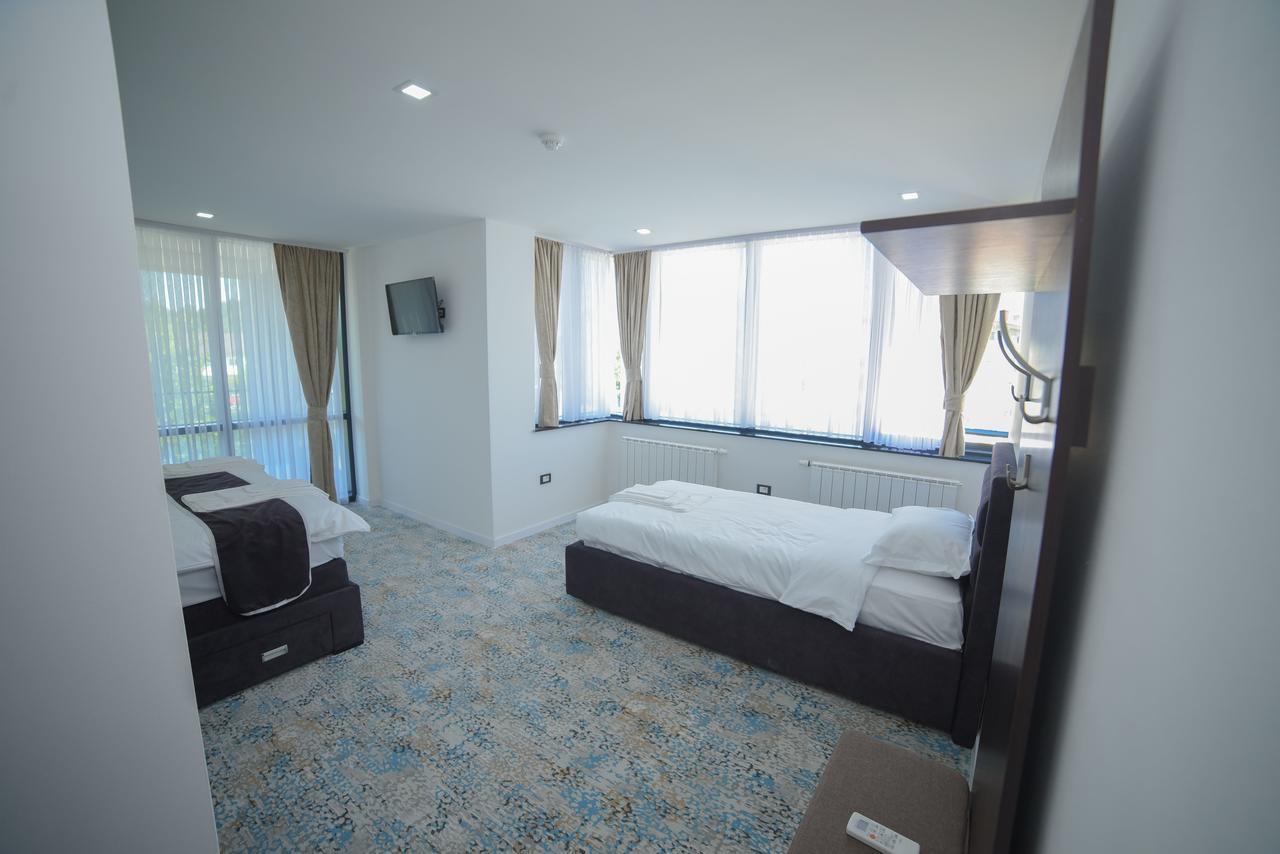 Motel Grand 大克拉杜沙 外观 照片